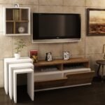 ⁦وحدة تلفزيون مودرن بتصميم انسيابي – أبيض ناصع وخشبي دافئ | TVU-6767⁩ - الصورة ⁦3⁩