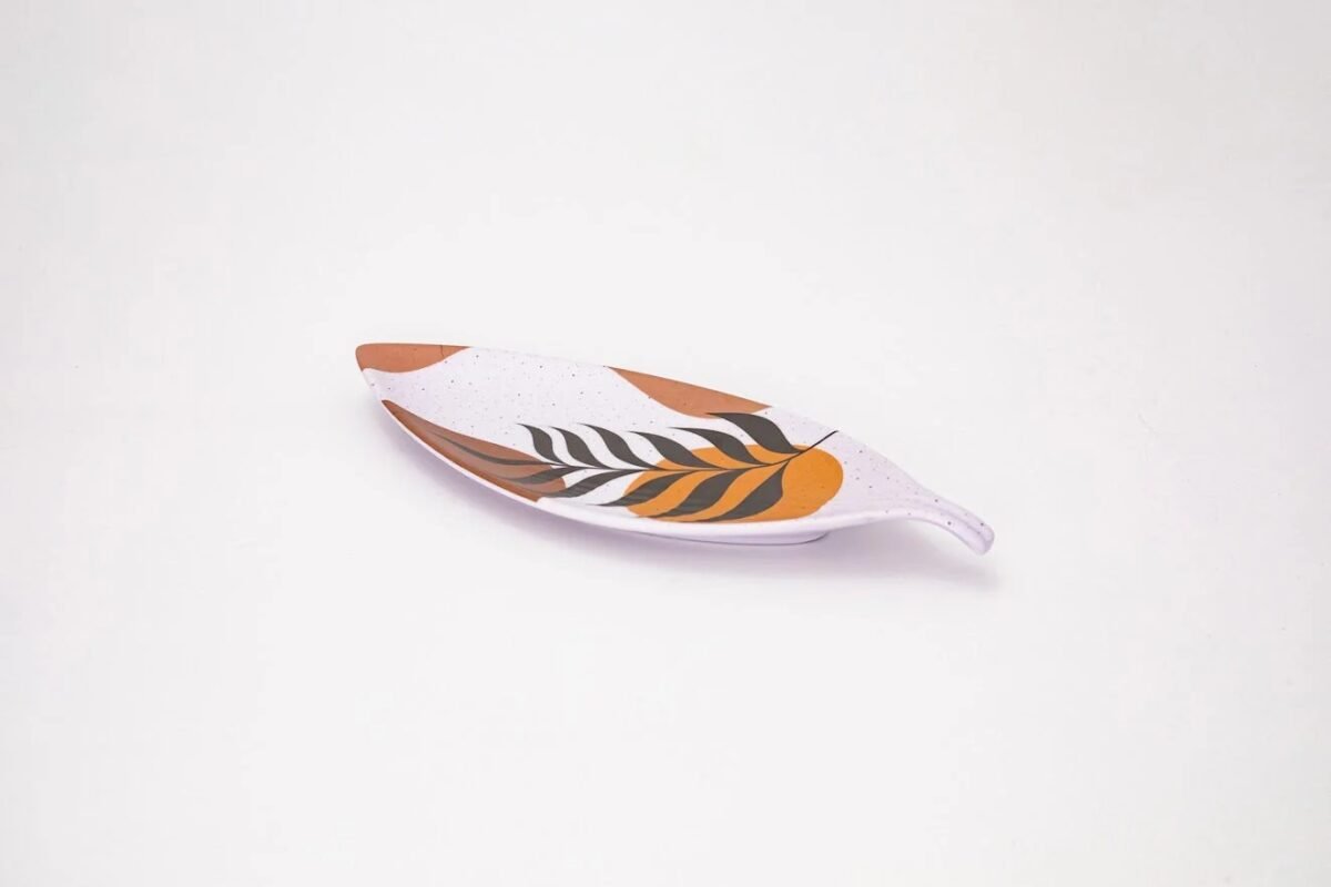 Leaf-Shaped Serving Plate - 36 × 15 cm - Image 1